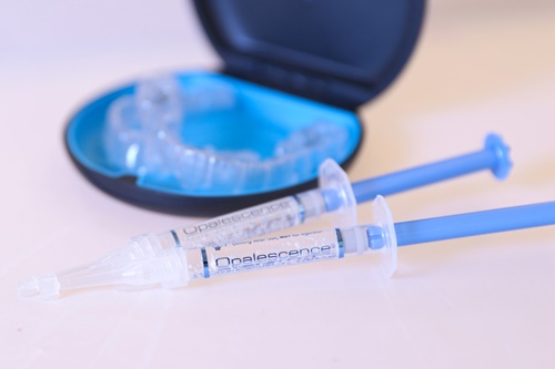 ホワイトニング 診療案内 用賀駅前の歯医者 エムデンタル用賀